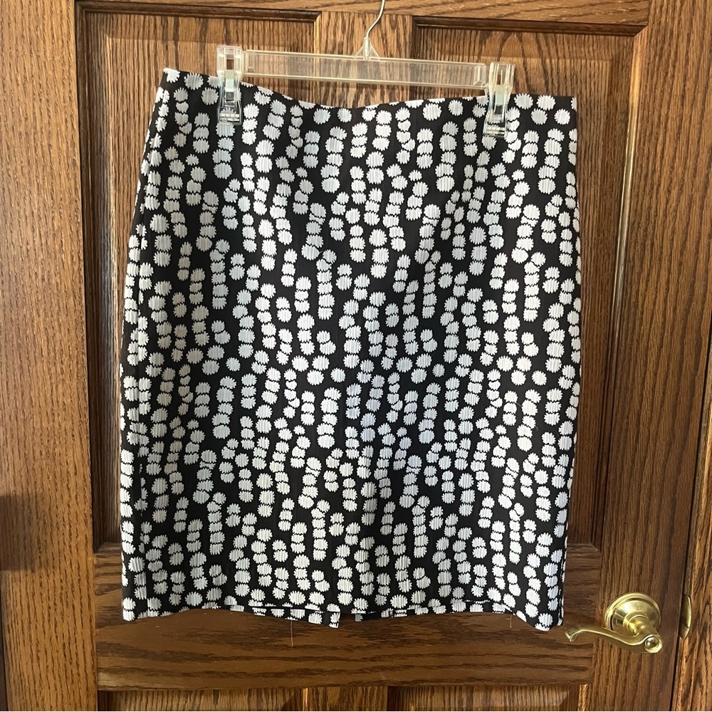Ann Taylor Black and White Pencil Skirt